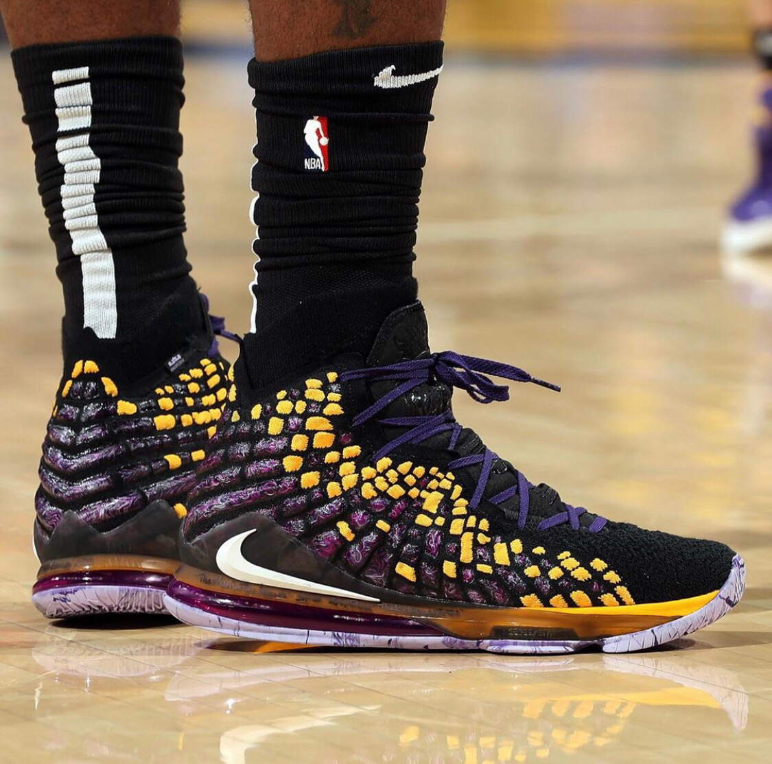 符合其一贯 符合其一贯